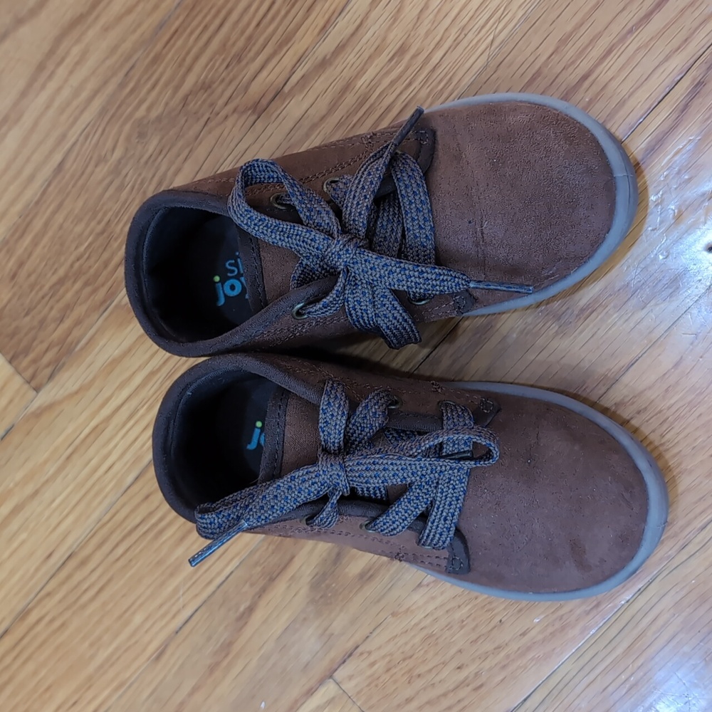 Carter's toddler shoes size 9